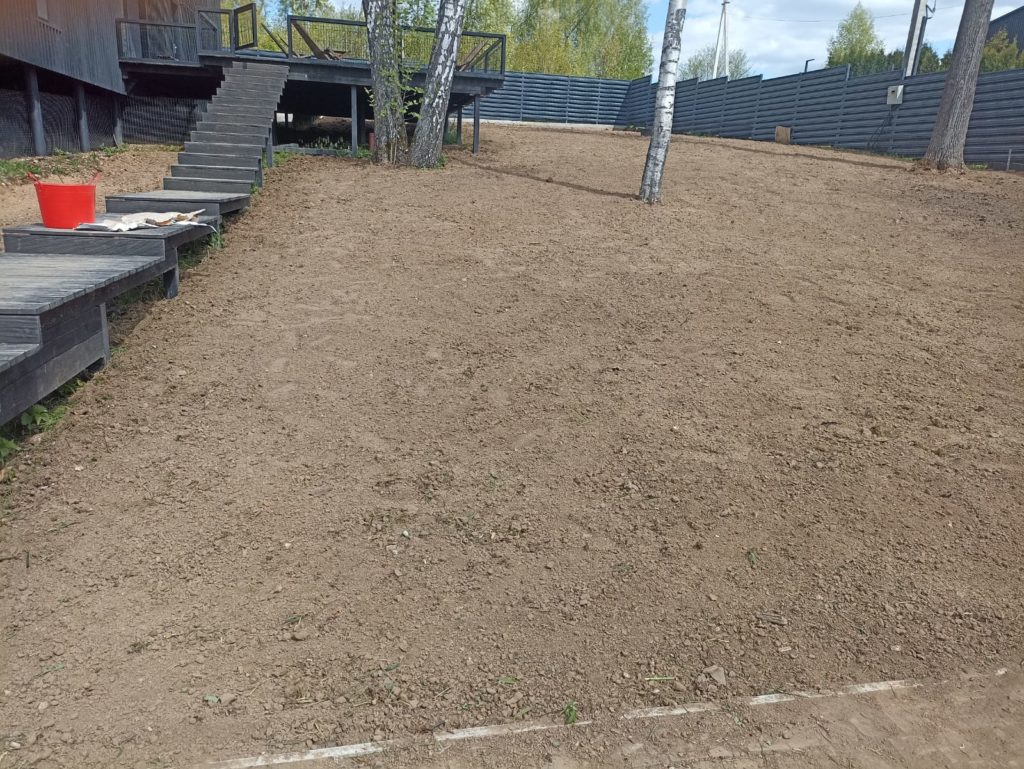 Культивация земли под газон