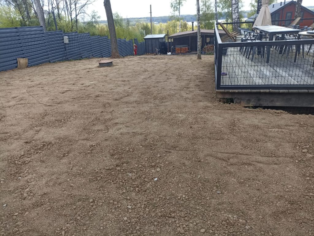 Культивация земли под газон