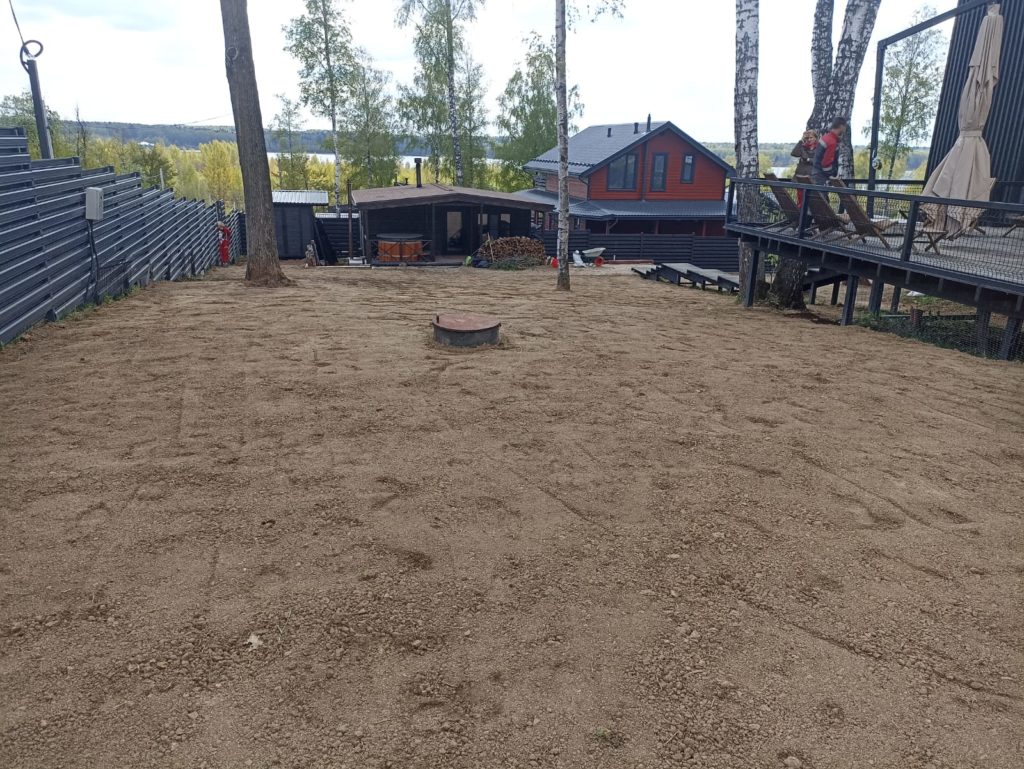 Культивация земли под газон