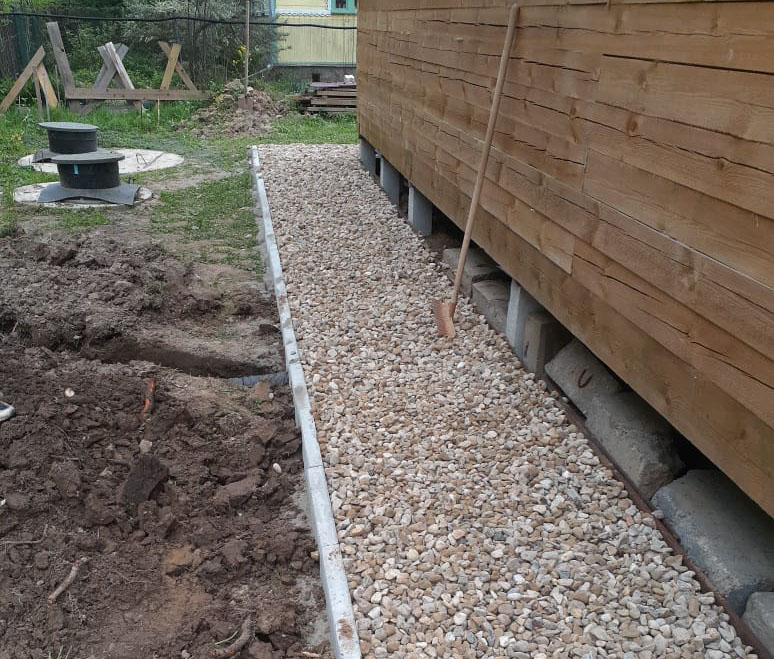 Мягкая отмостка вокруг дома