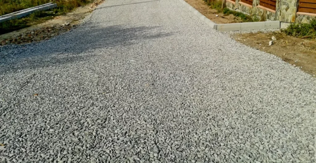 Отсыпка дороги из щебня