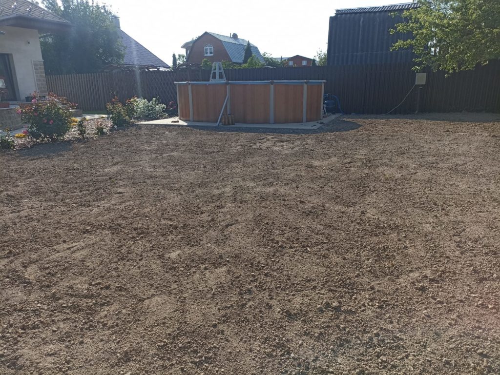 Устройство посевного газона