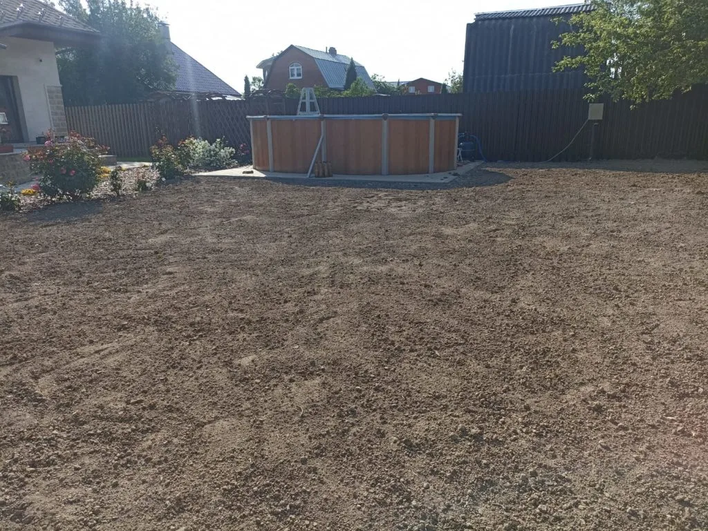 Устройство посевного газона