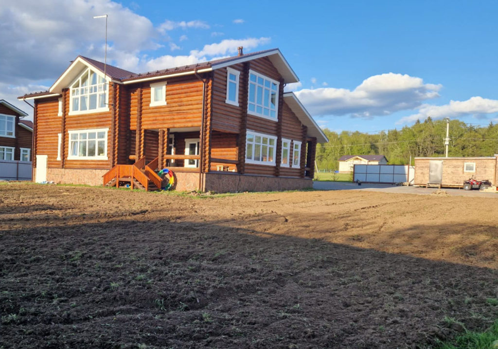 Вспашка земли мини-трактором