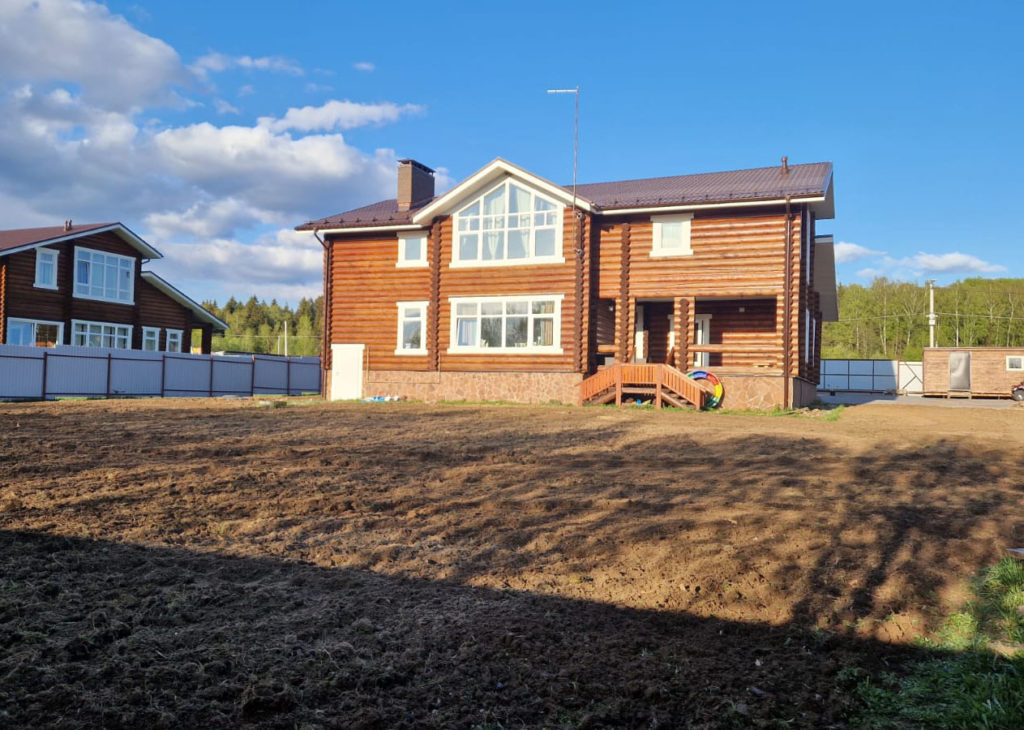 Вспашка земли мини-трактором