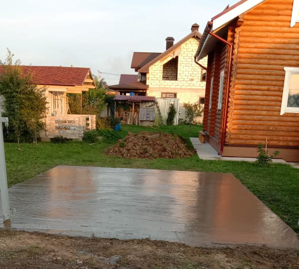 Бетонная площадка под грузовой транспорт (20 см)