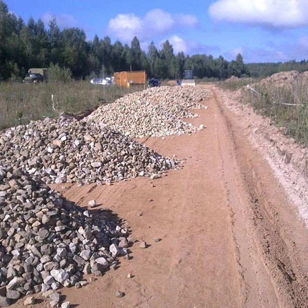 Укладка дороги из вторичного щебня