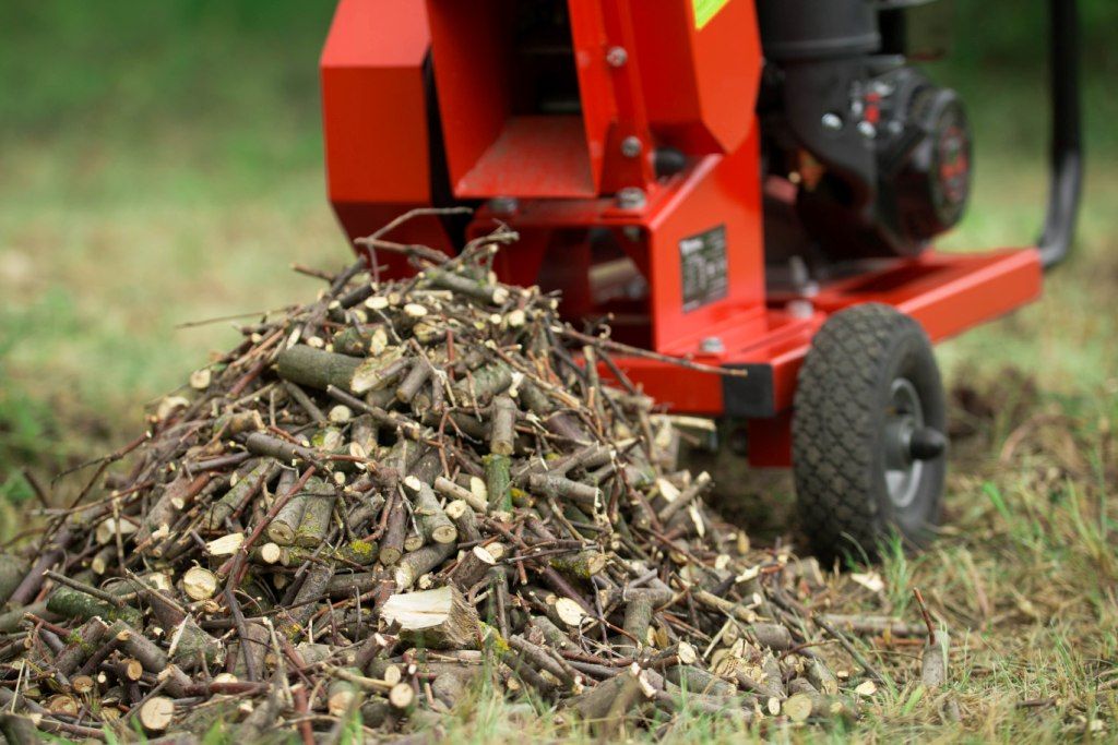 Измельчение веток в щепу