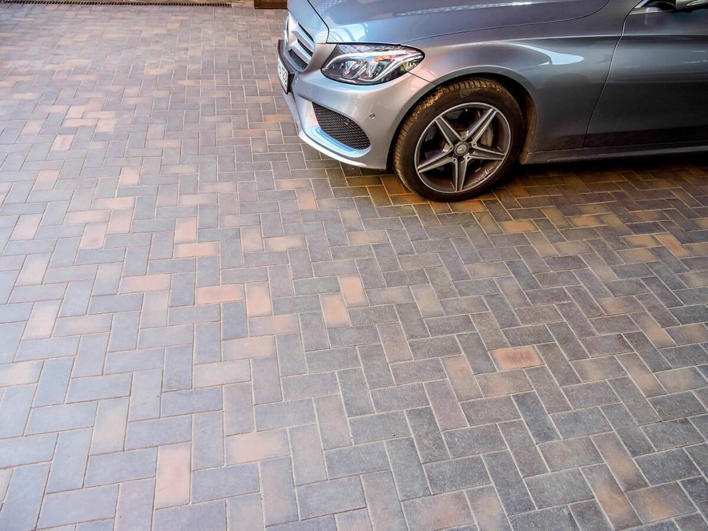 Площадка из тротуарной плитки